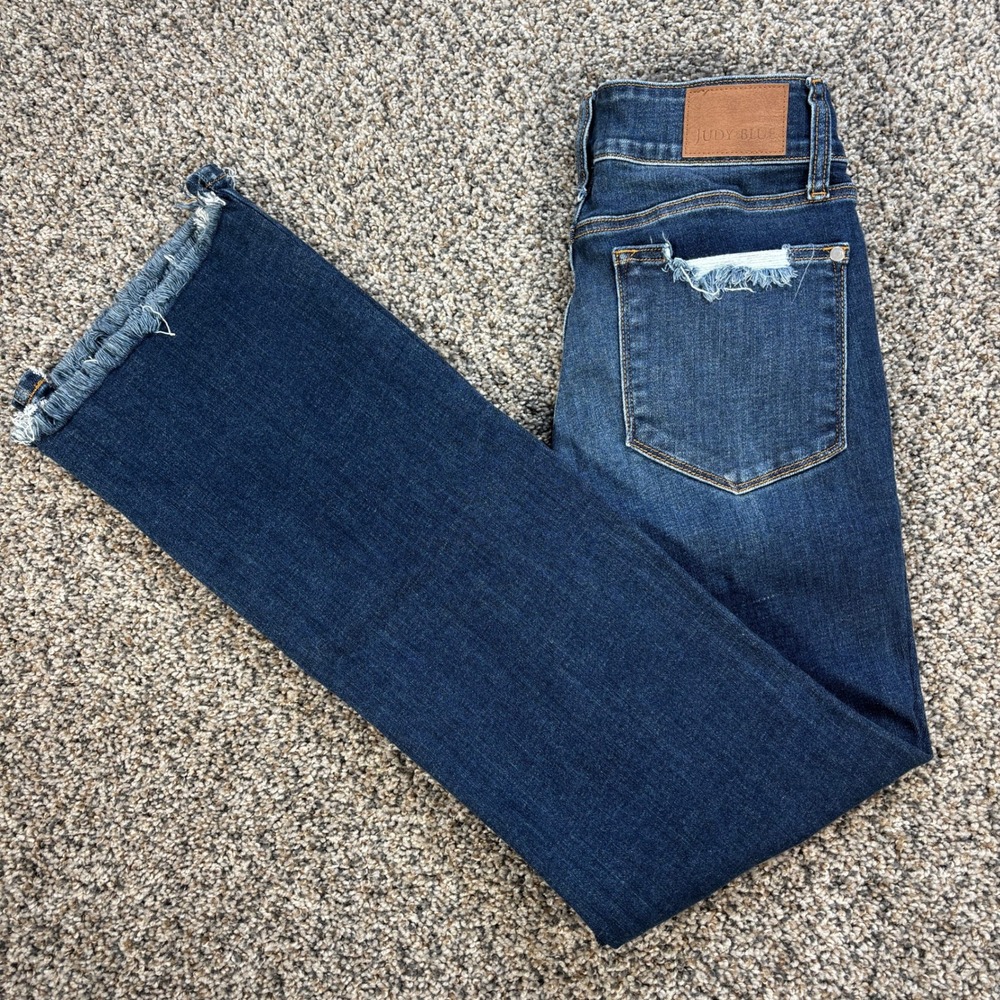 Judy Blue Women's 11/30 Boot Cut 29x32 Jeans Dark Wash Raw Hem Distressed